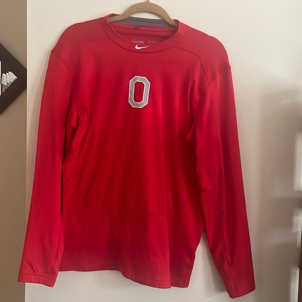 Nike mens Ohio State team issued hyper warm long sleeve. Size L